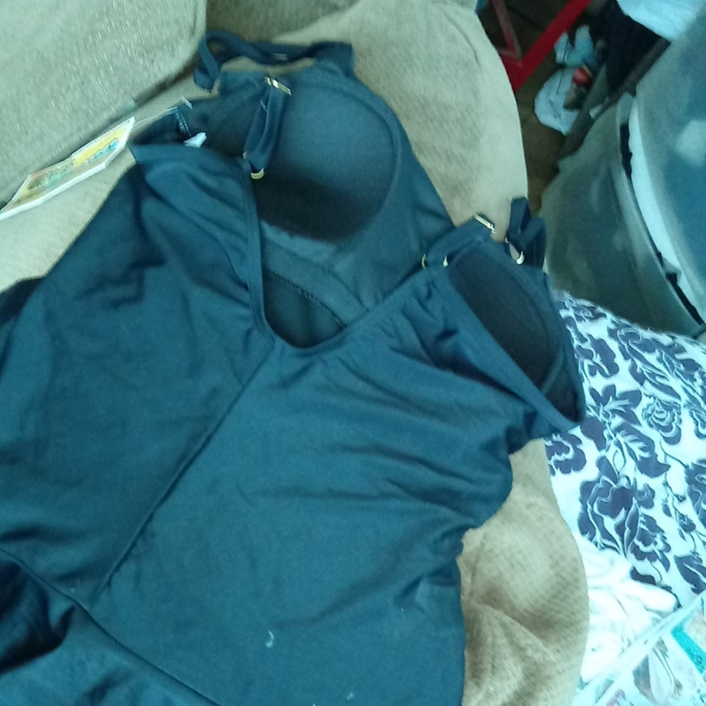 Bathing suit - Picture 3 of 4